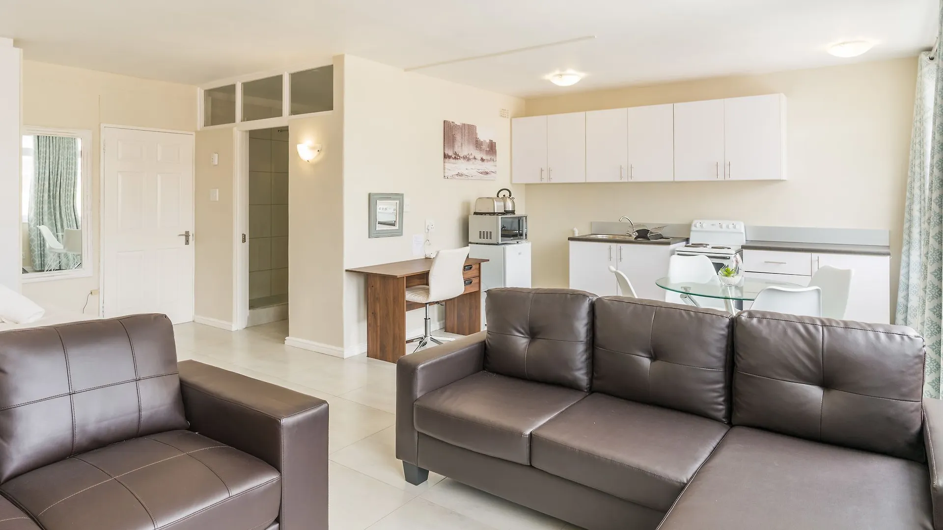 Senator Park Suite 1 Cape Town 0*,  South Africa